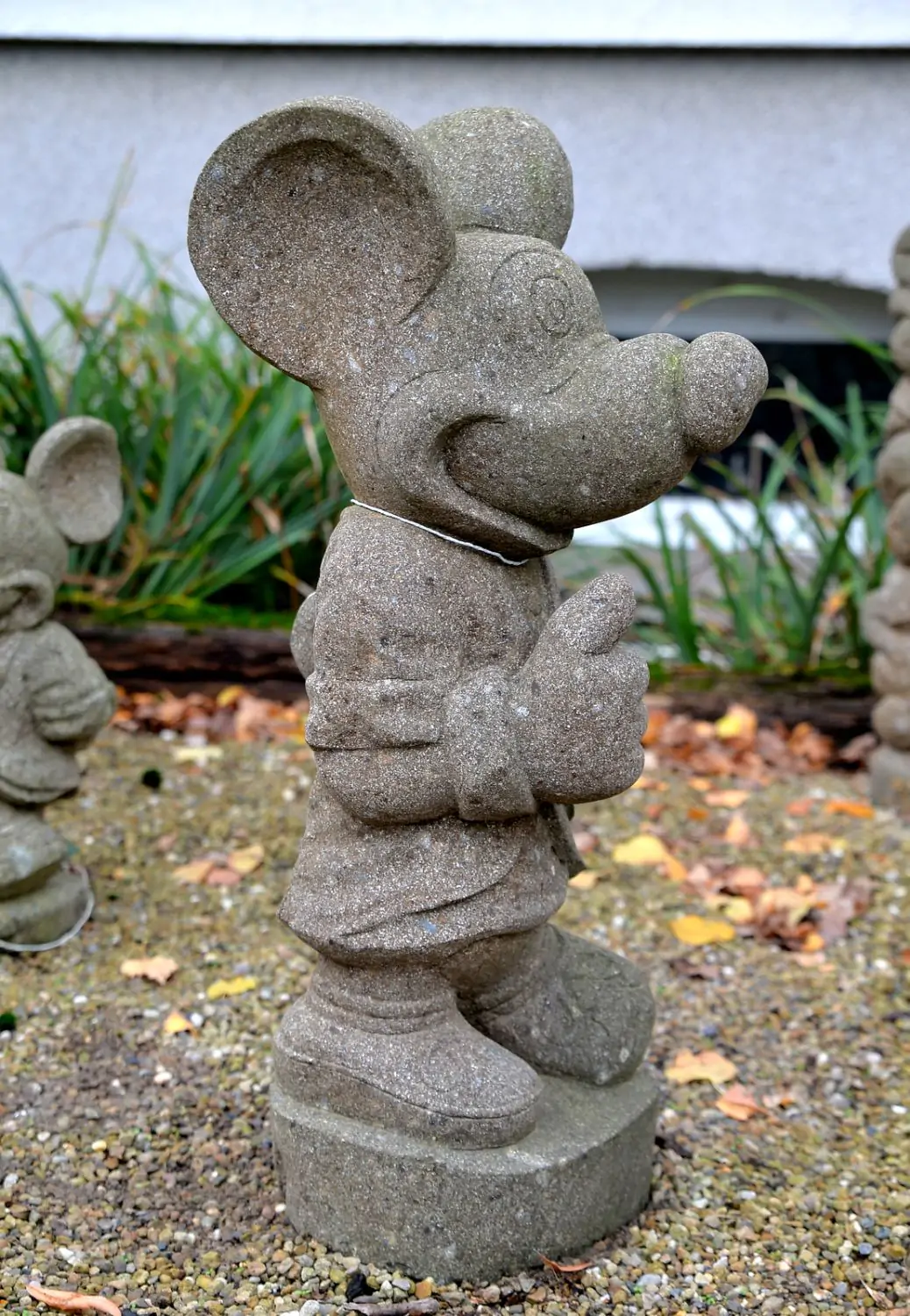  Product image 2 of the product “Standing mouse on base, ca. 85 cm high ”